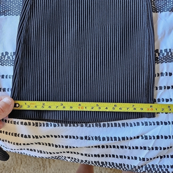 EUC Athleta Elation Rib Crop Flare Sz Small Petite Black - Picture 15 of 15